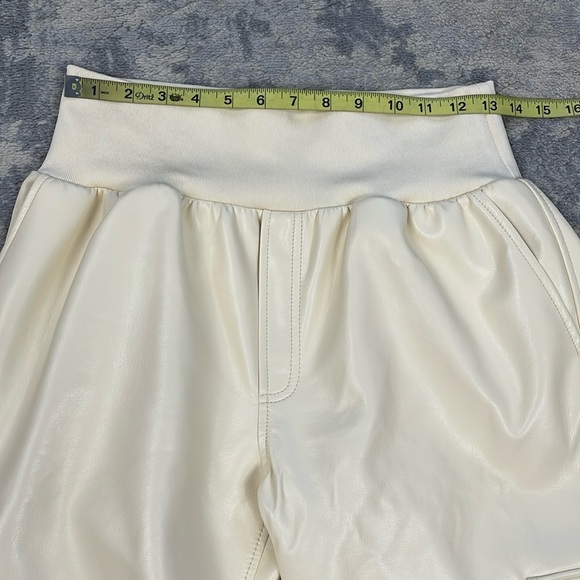 New Cinq a Sept Giles Faux Leather Cargo Jogger Pants Dune Beige Cream Sz M - Picture 12 of 16